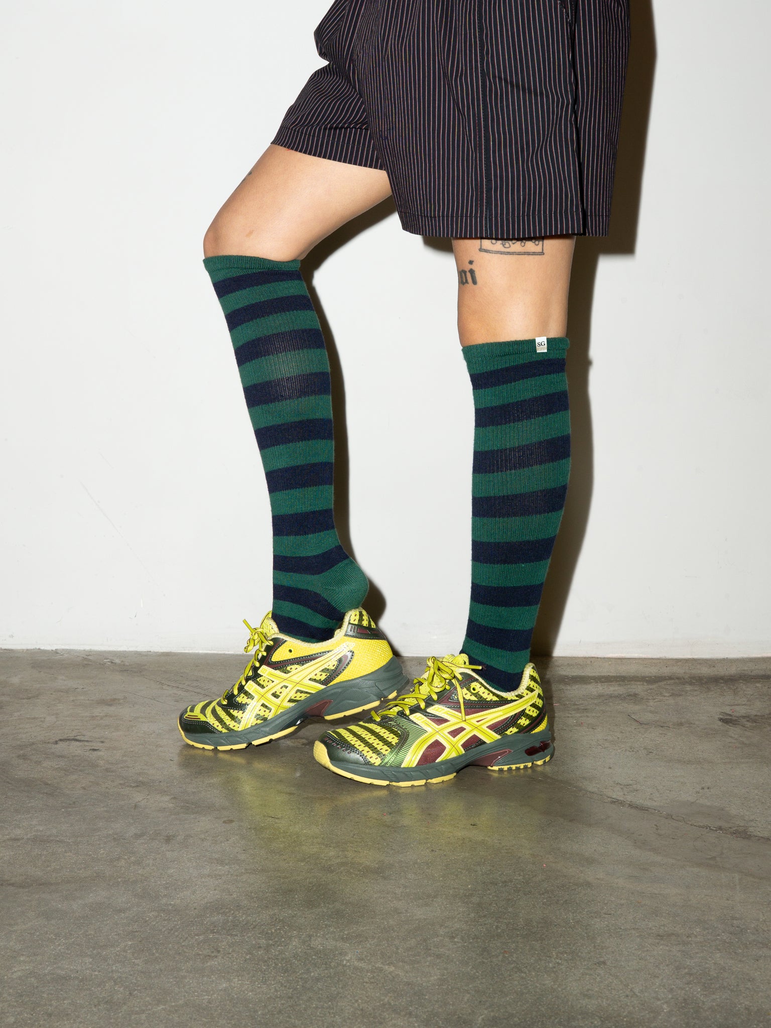 KNEE HIGH SOCKS