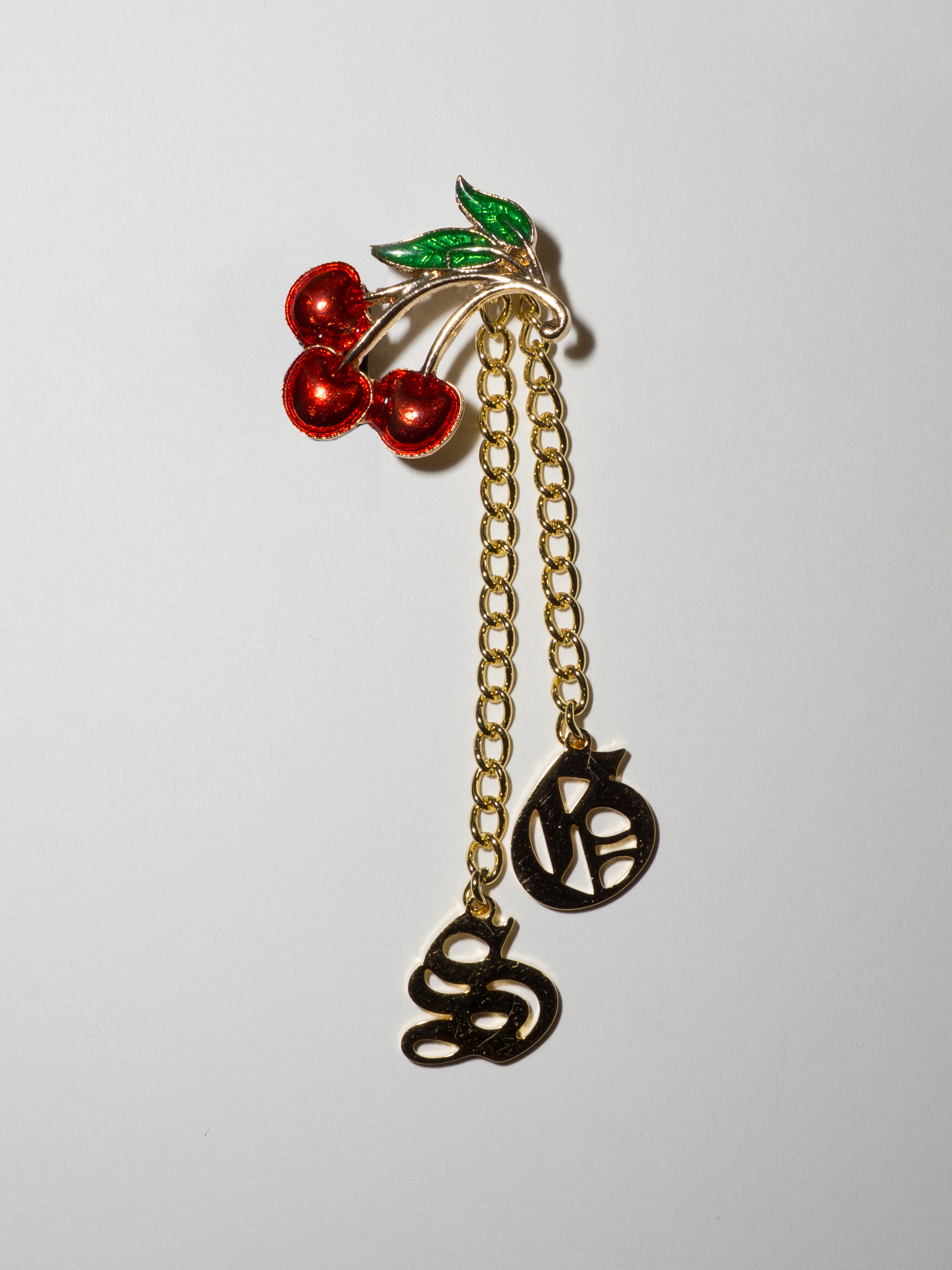VINTAGE BROOCHES