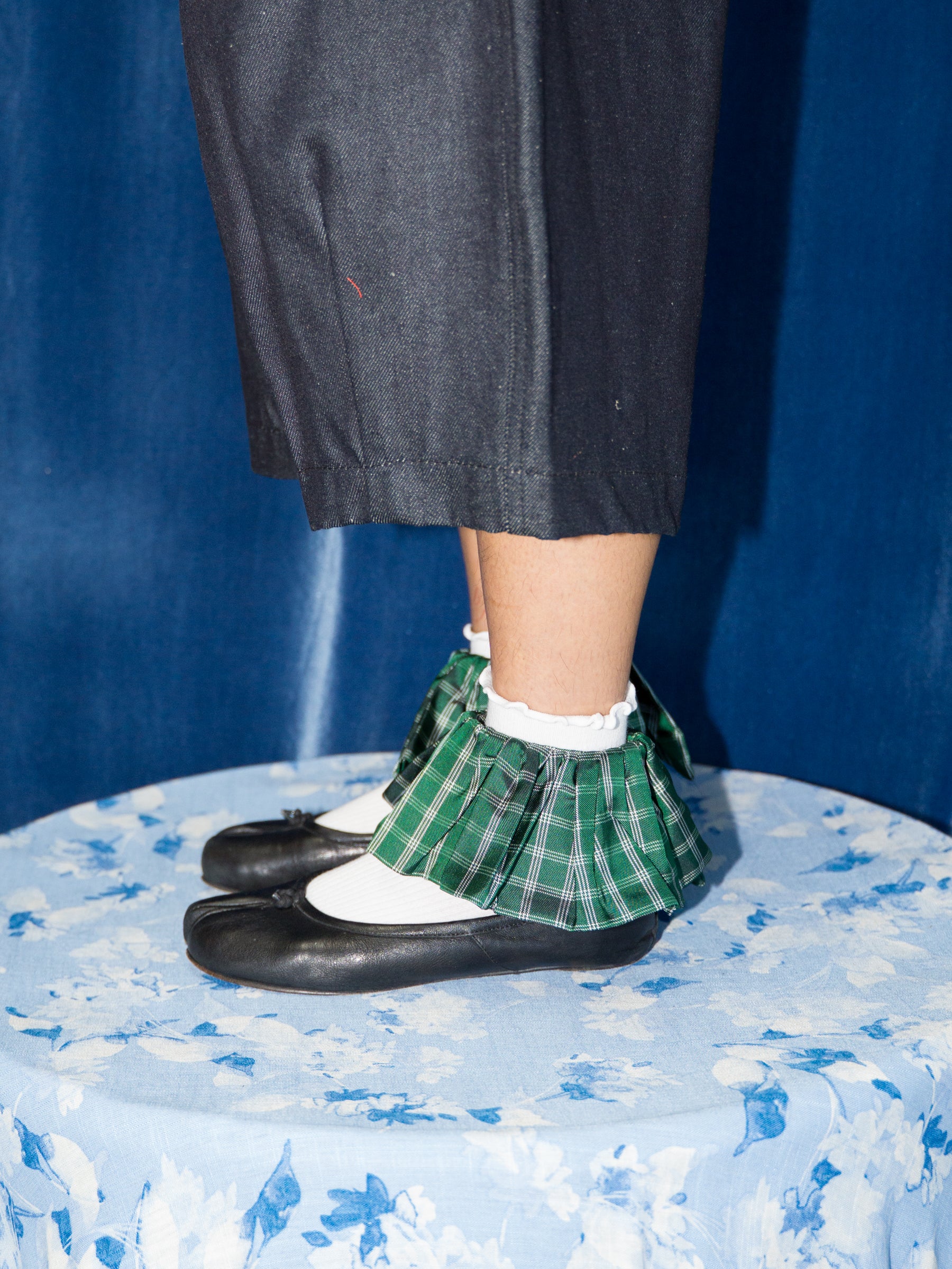 RUFFLE CUFF IN GREEN PLAID