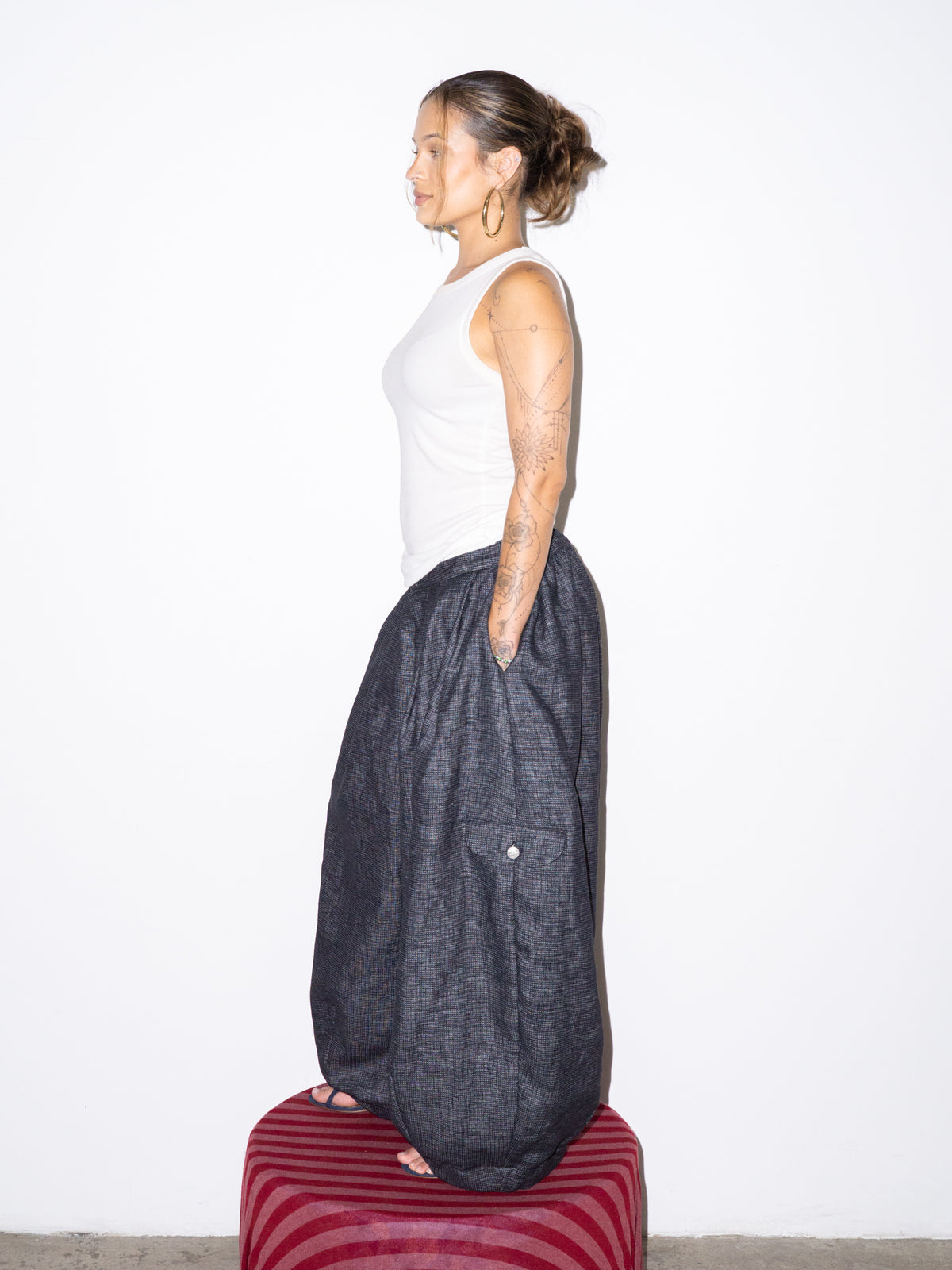 PARACHUTE PANTS IN BLACK LINEN