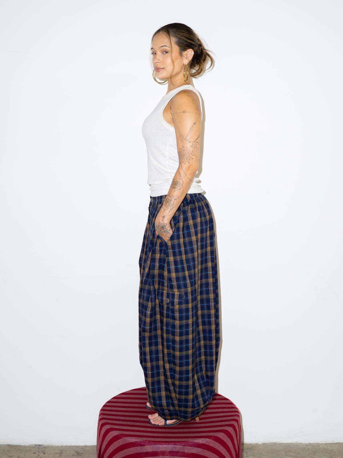 PARACHUTE PANTS IN BLUE PLAID