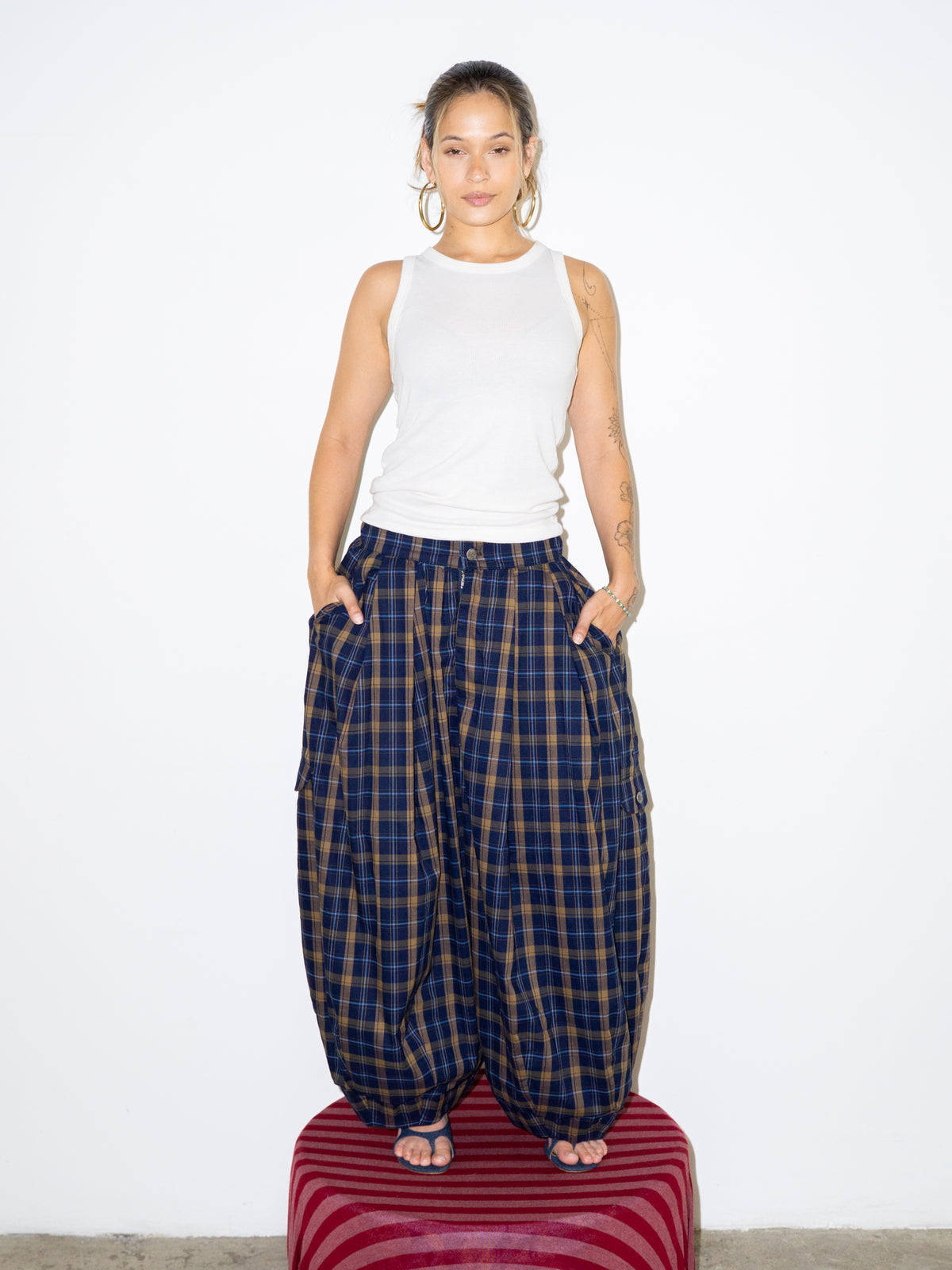 PARACHUTE PANTS IN BLUE PLAID