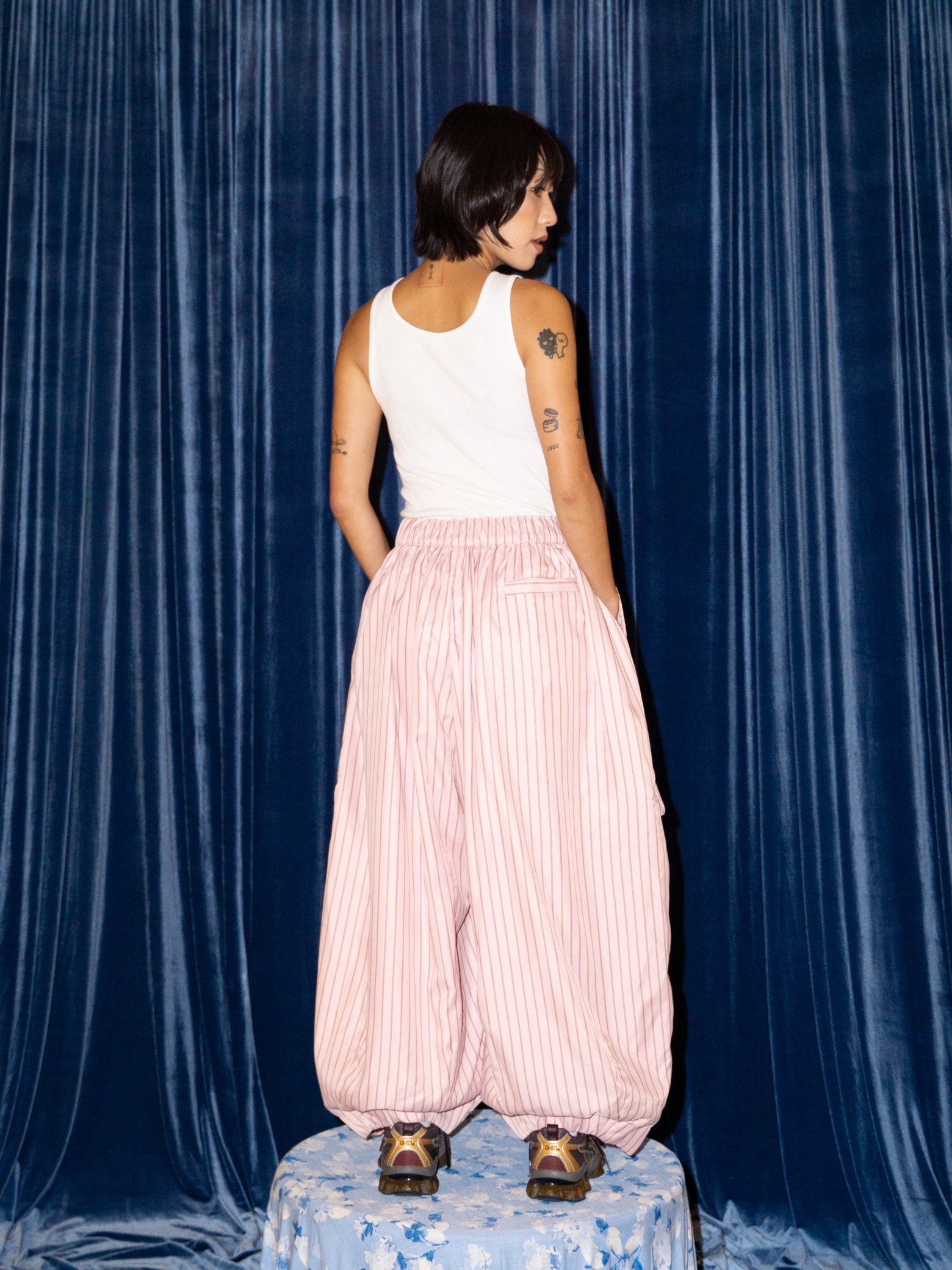 PARACHUTE PANTS IN PINK STRIPE