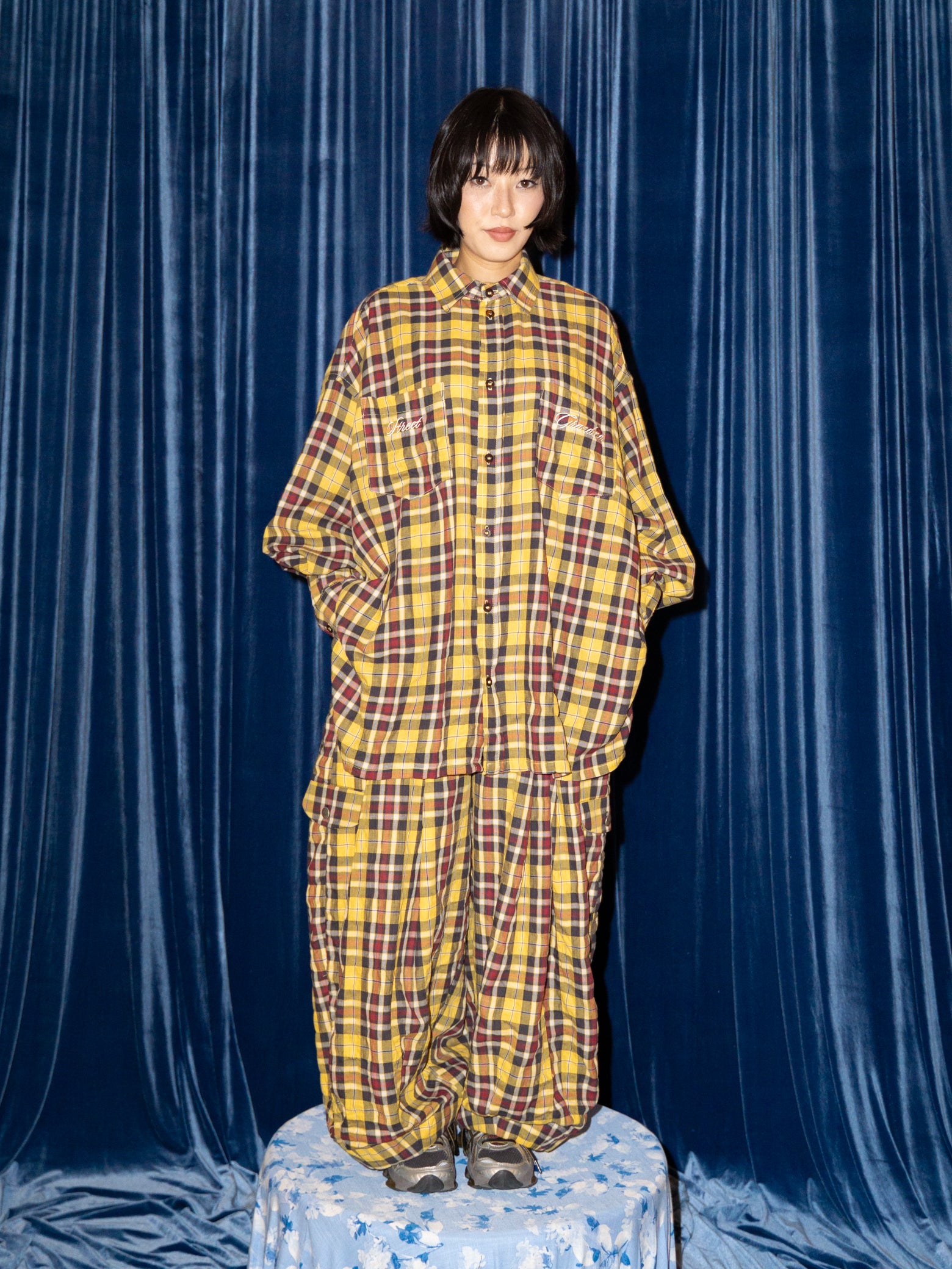 PARACHUTE PANTS IN YELLOW PLAID