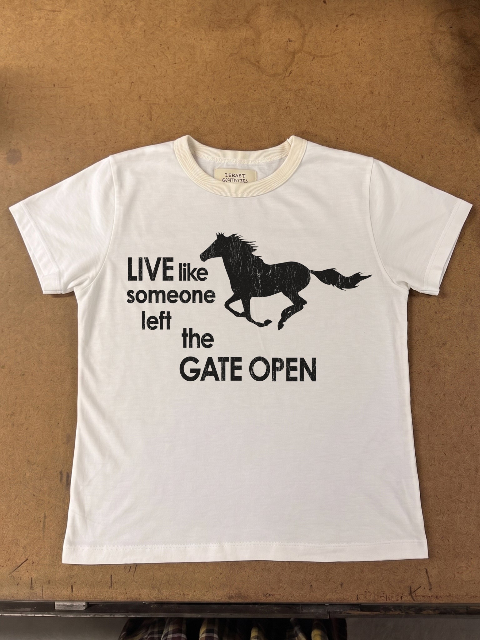 HORSE TEE