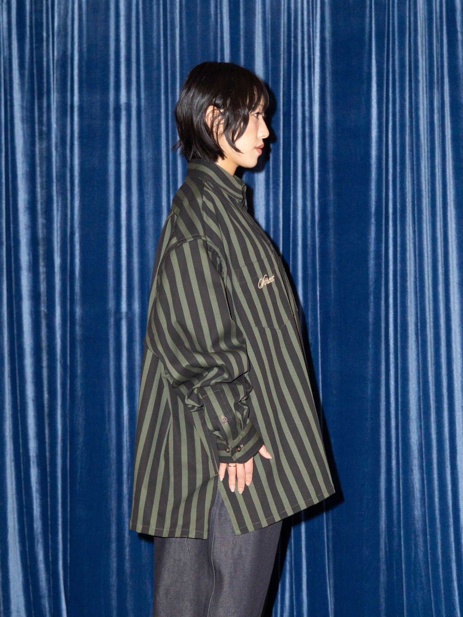 LIBRARIAN SHIRT IN GREEN STRIPE