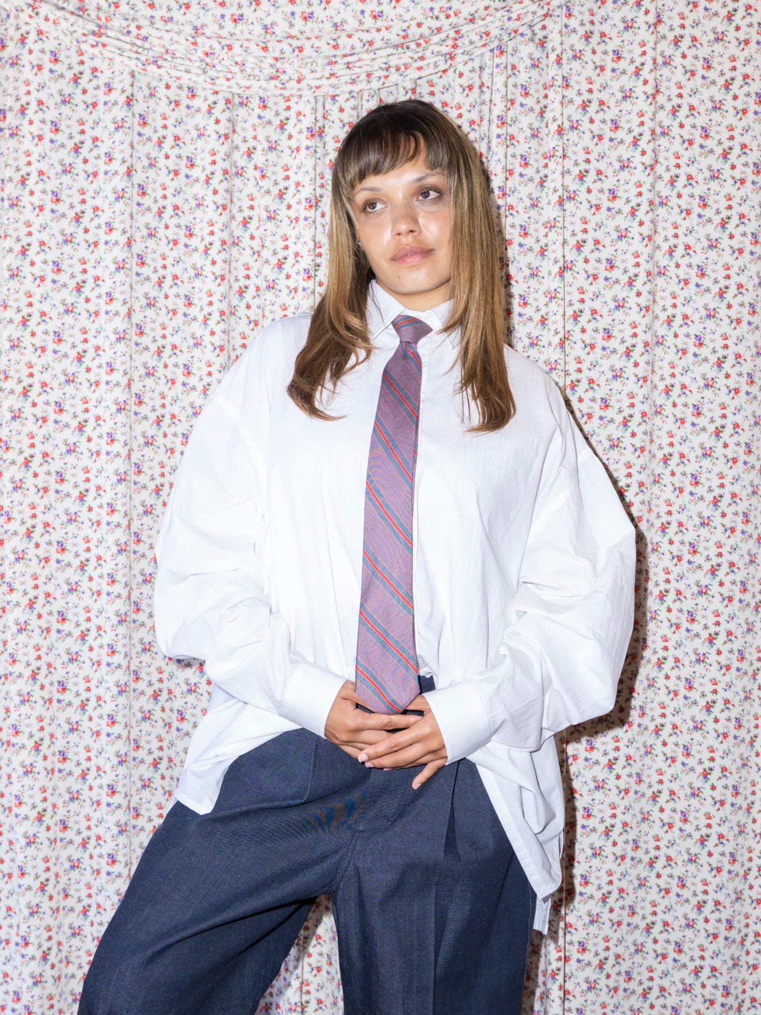 LIBRARIAN SHIRT IN WHITE