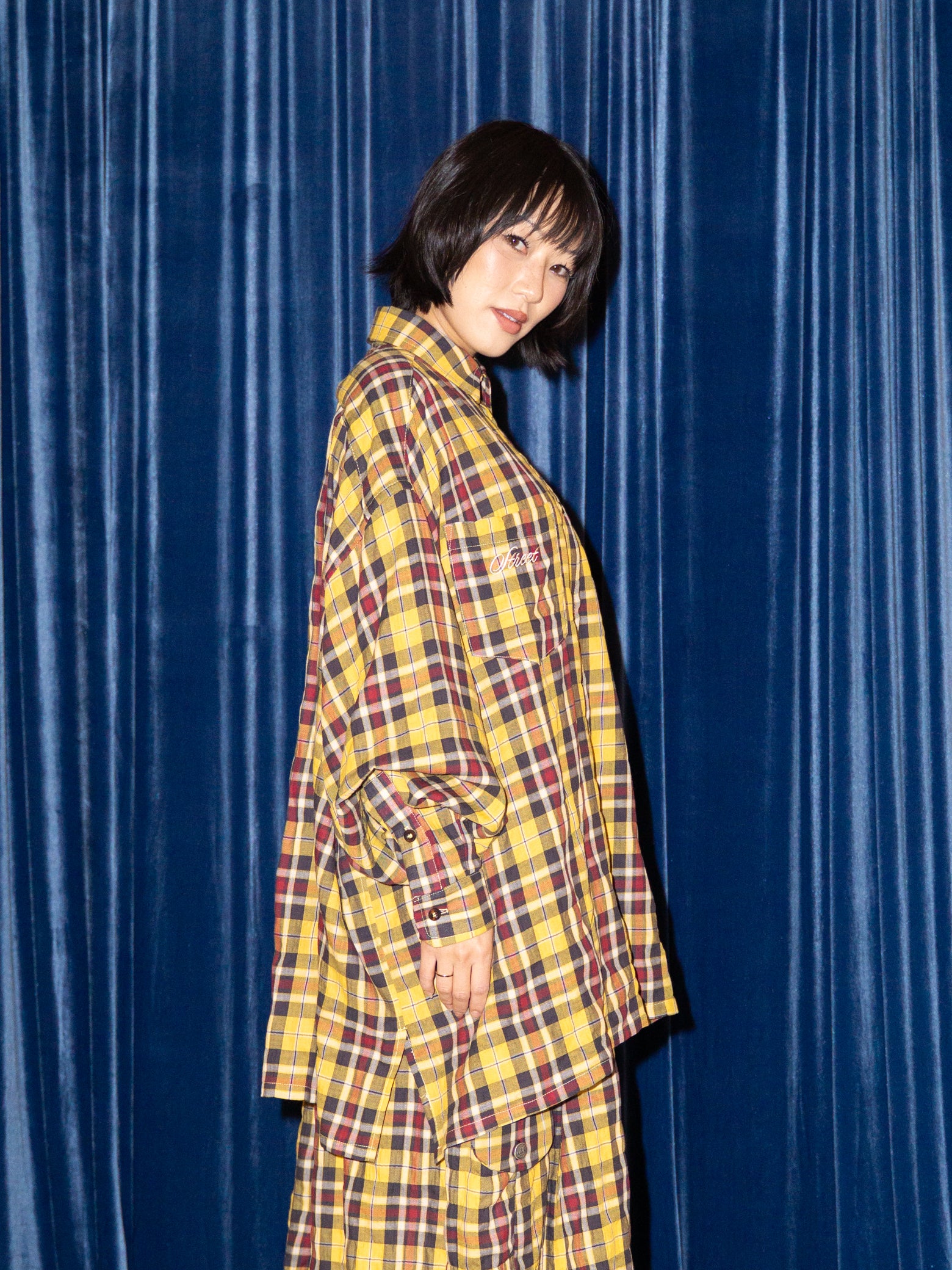 LIBRARIAN SHIRT IN YELLOW PLAID