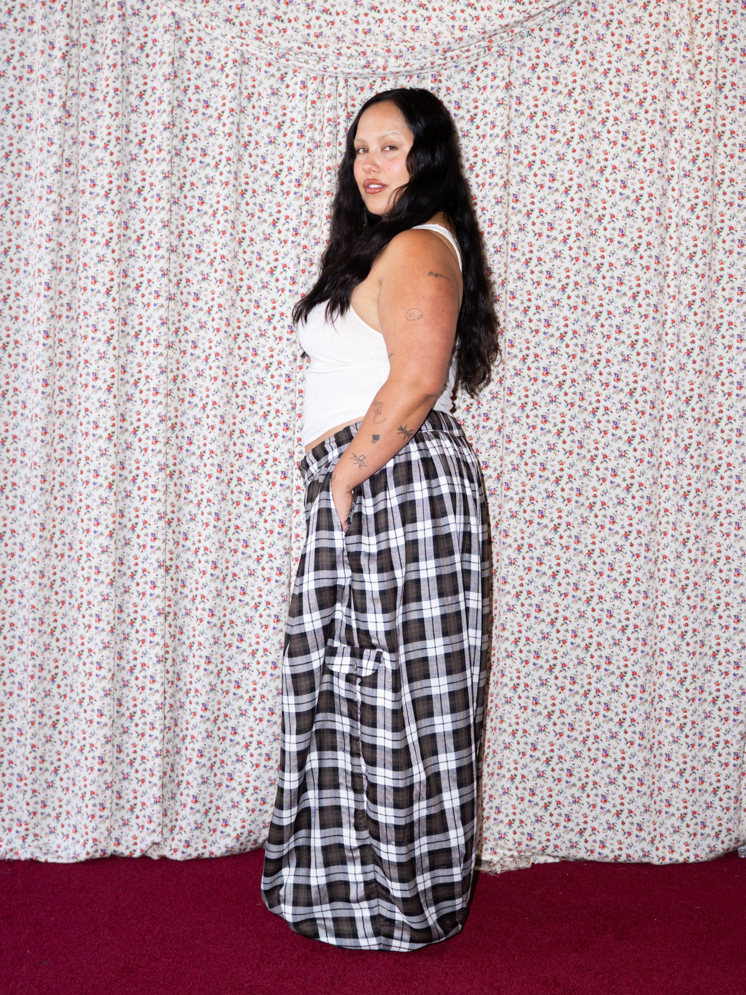 PARACHUTE PANTS IN BROWN PLAID