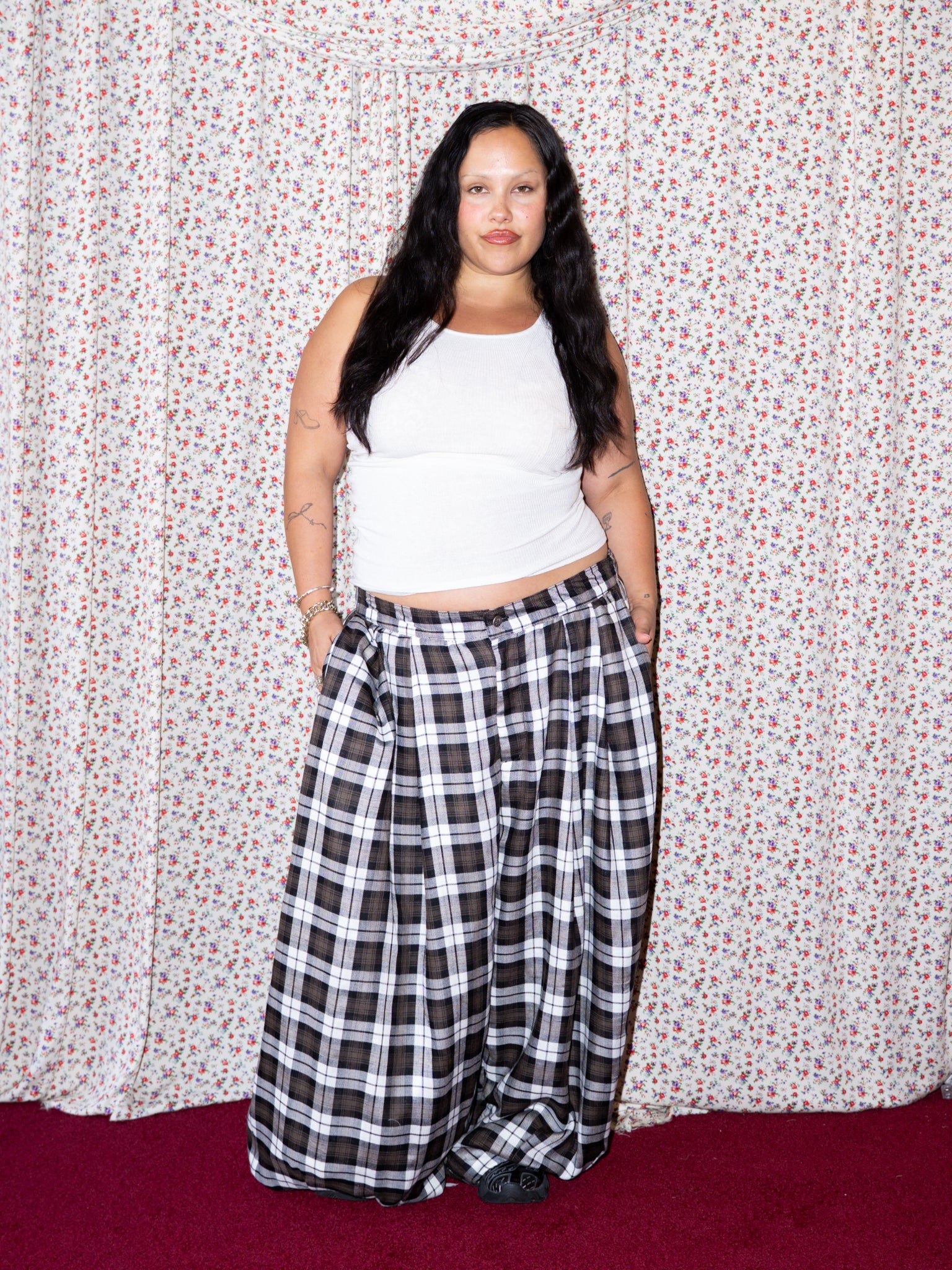 PARACHUTE PANTS IN BROWN PLAID