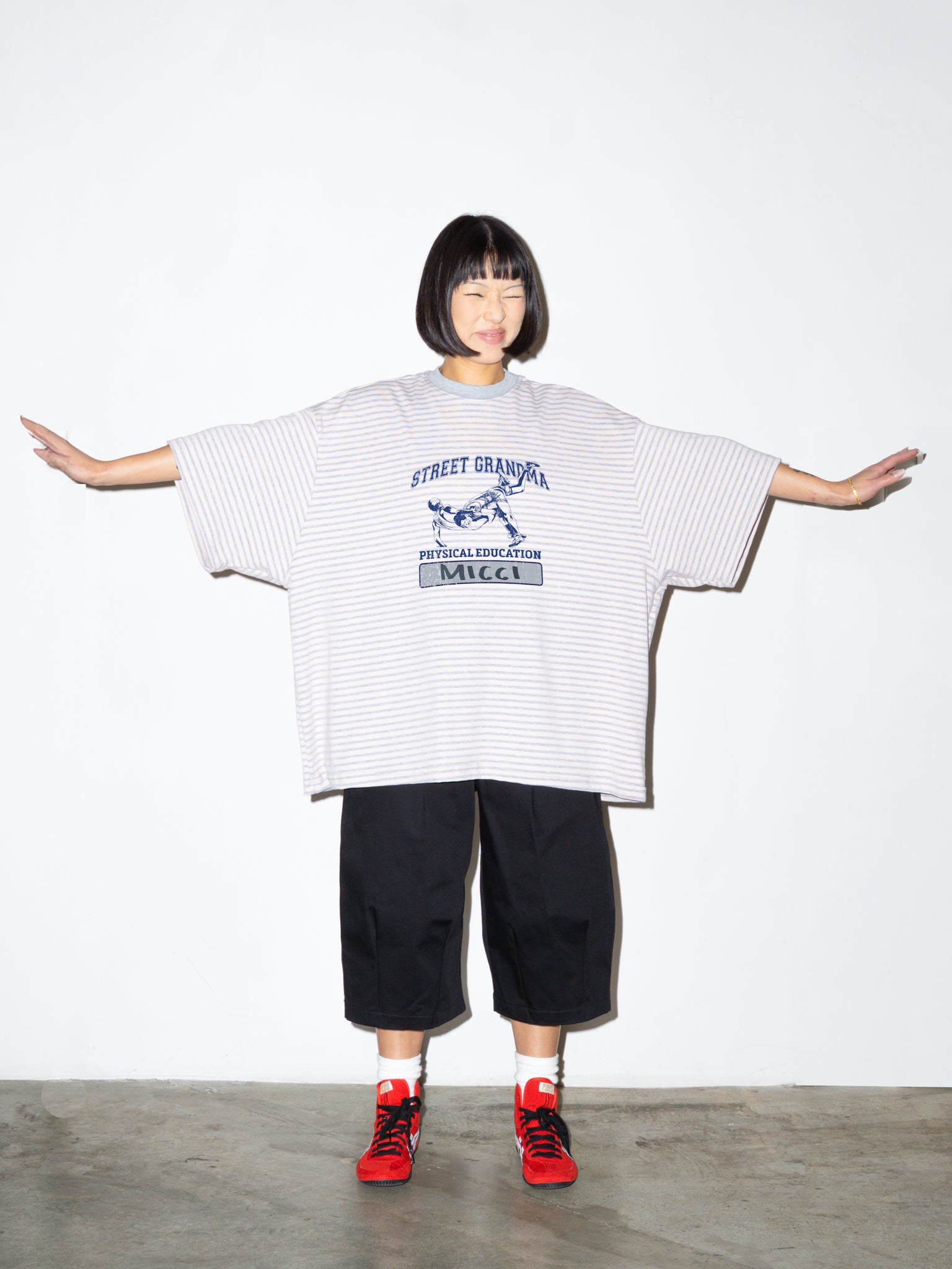 PE TEE IN GREY