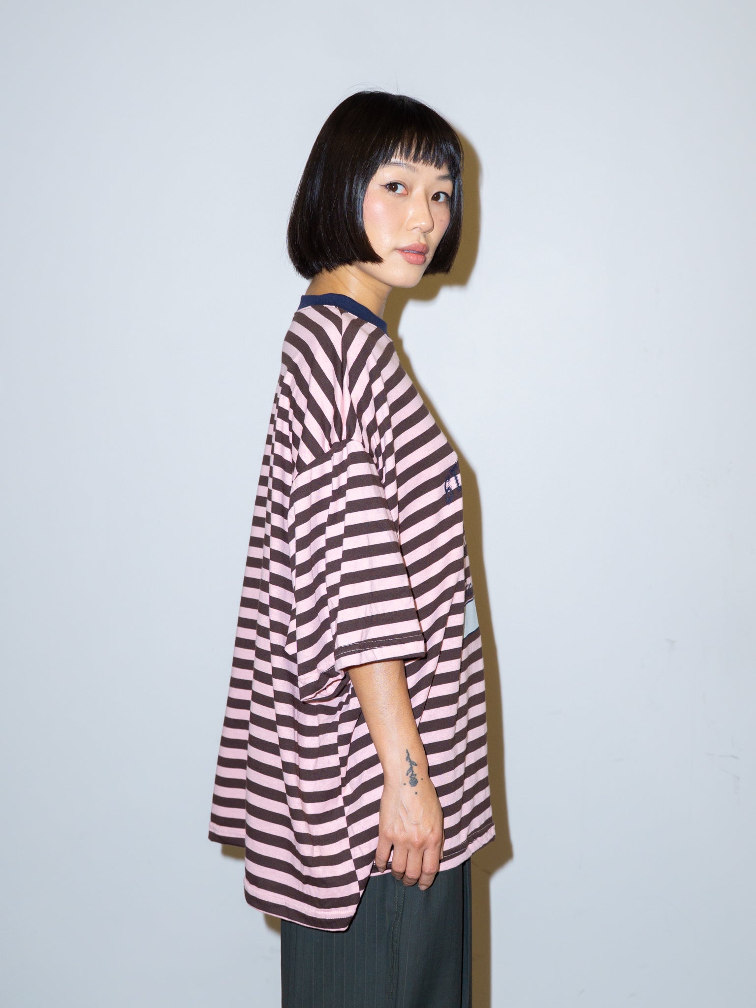 PE TEE IN PINK BROWN STRIPE