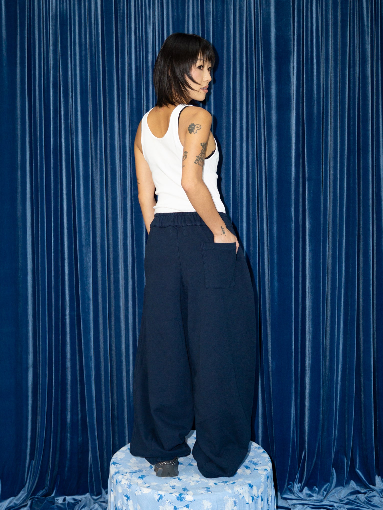 VINTAGE WASH SWEAT PANTS IN NAVY
