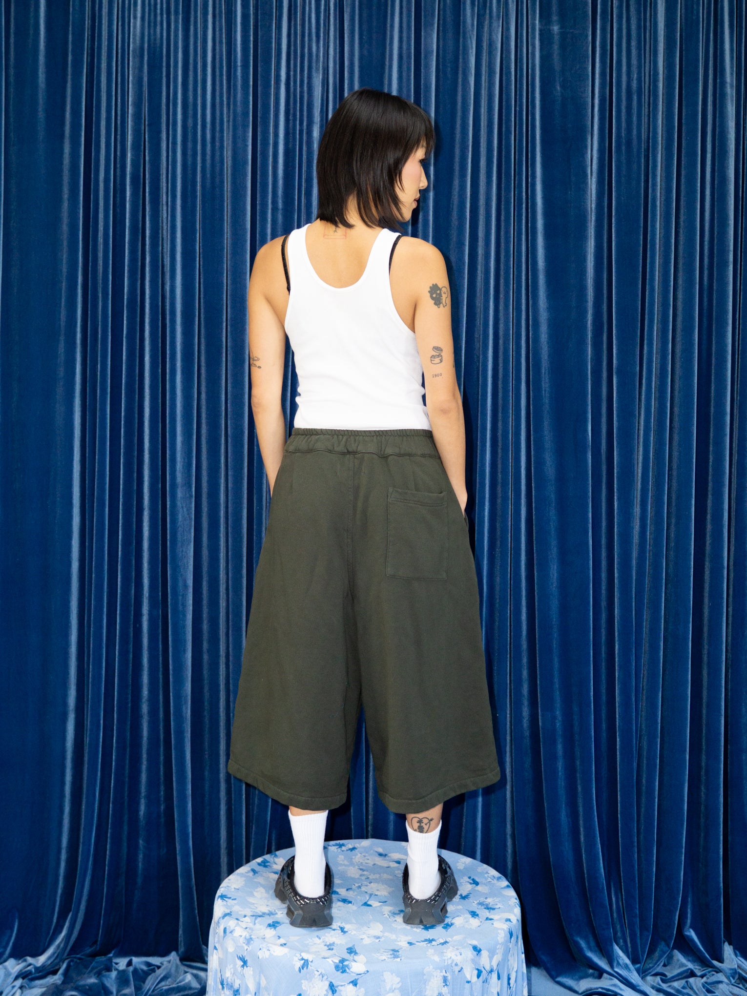 VINTAGE WASH SWEAT SHANTS IN GREEN