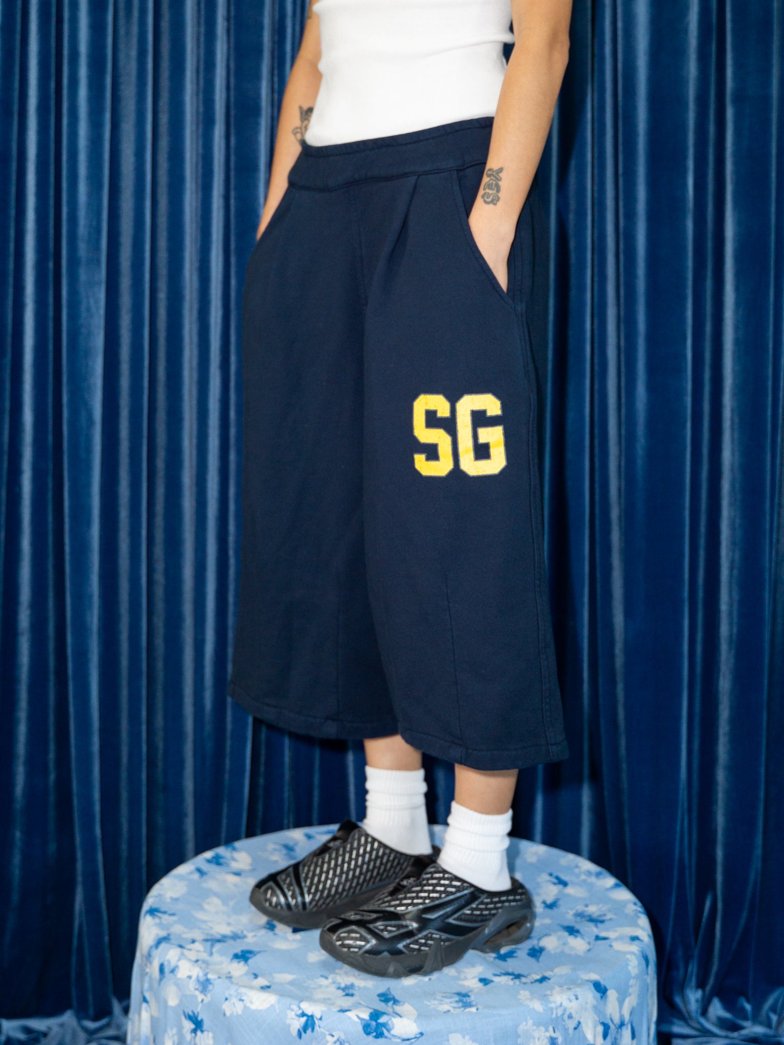 VINTAGE WASH SWEAT SHANTS IN NAVY