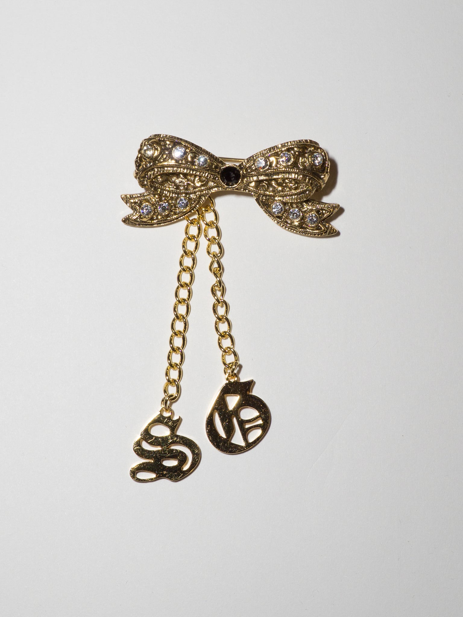 VINTAGE BROOCHES