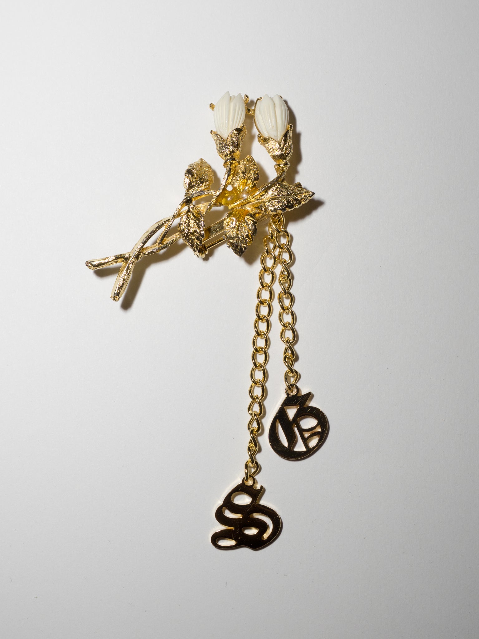 VINTAGE BROOCHES